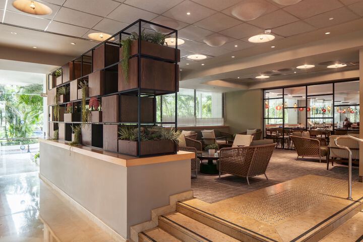Entrance & Lobby