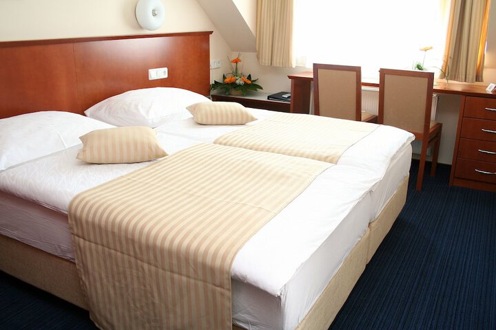Room 3 of 13