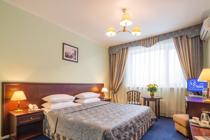 Room 12 of 120