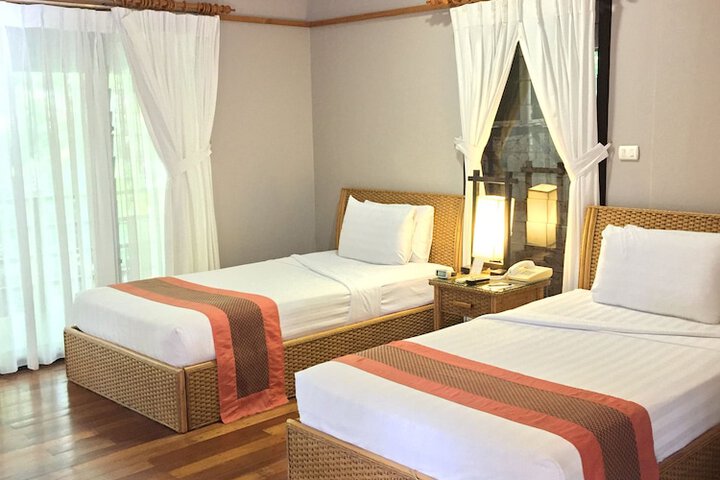 Room 9 of 80