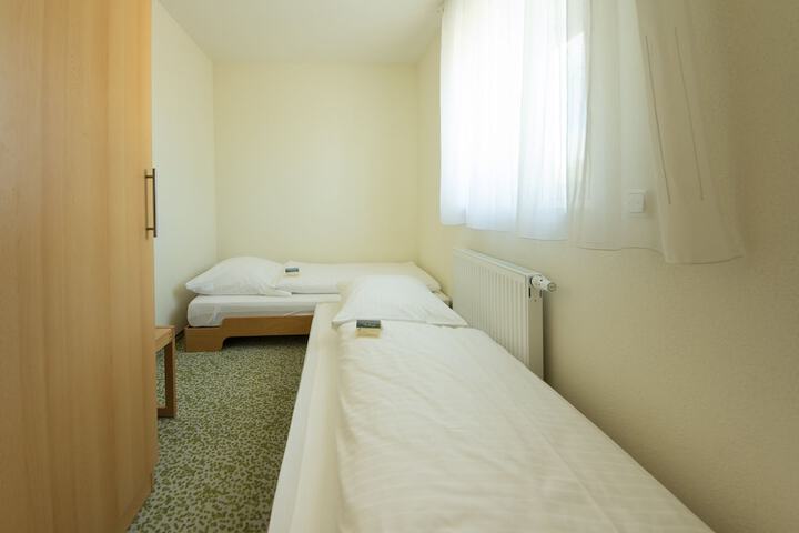 Room 3 of 44