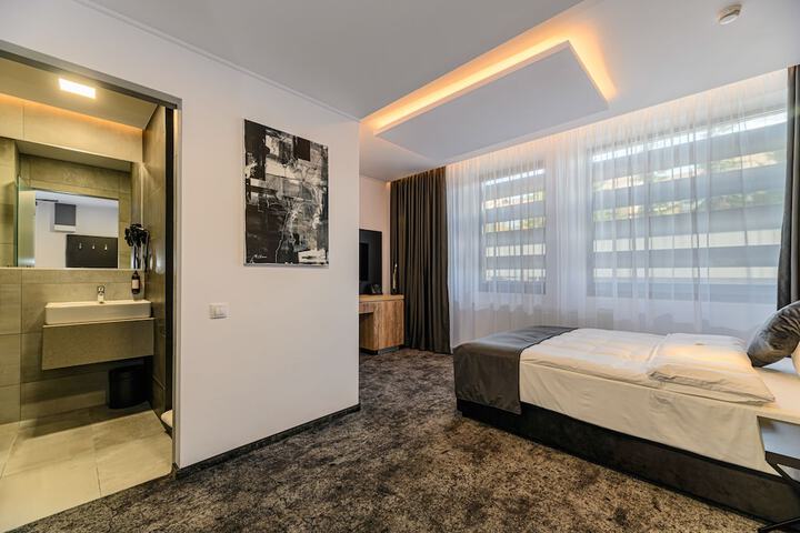 Room 11 of 131