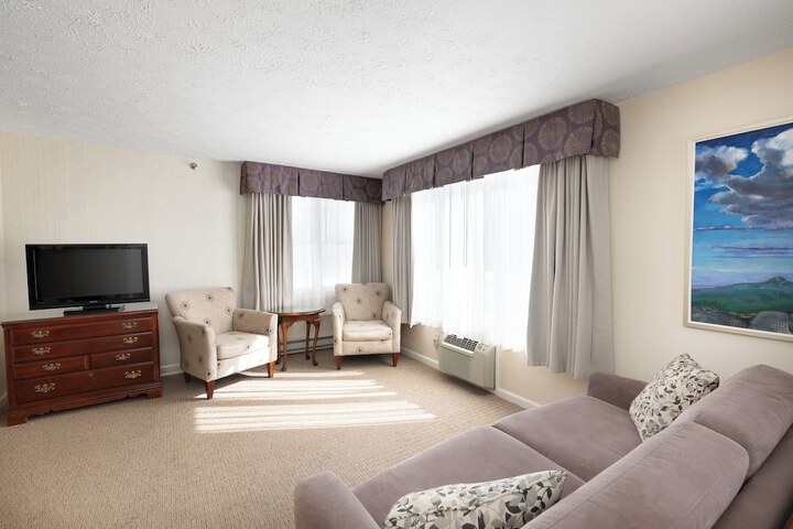 Room 107 of 176