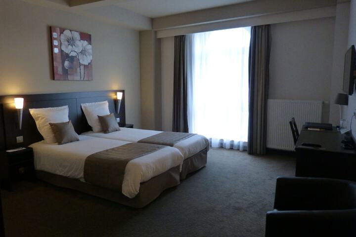 Room 3 of 55