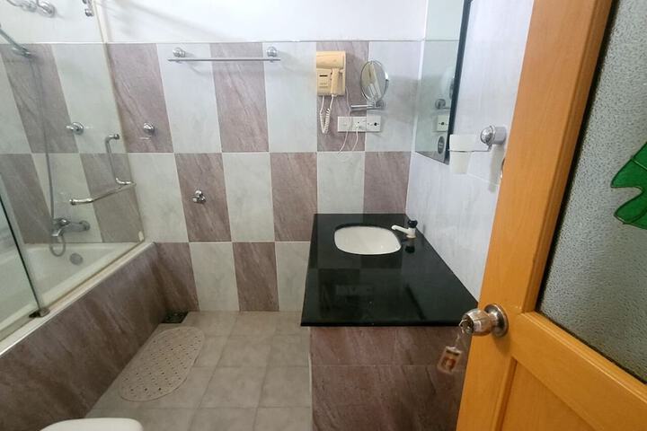 Room 17 of 20