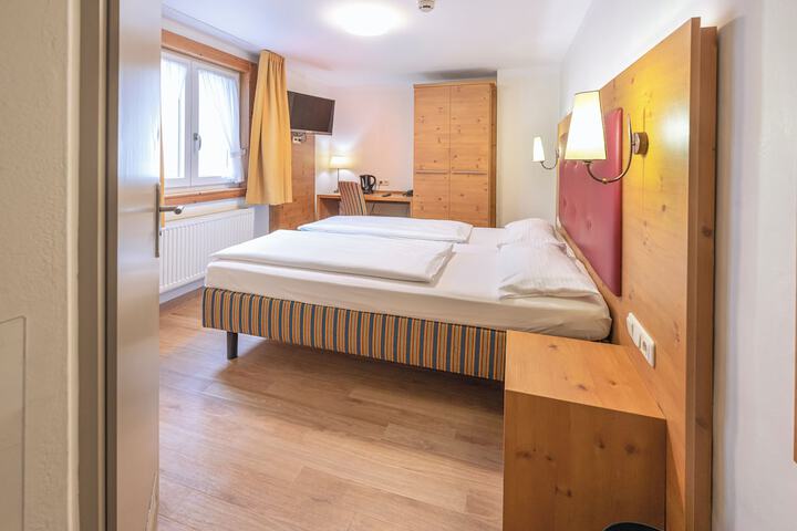Room 7 of 47