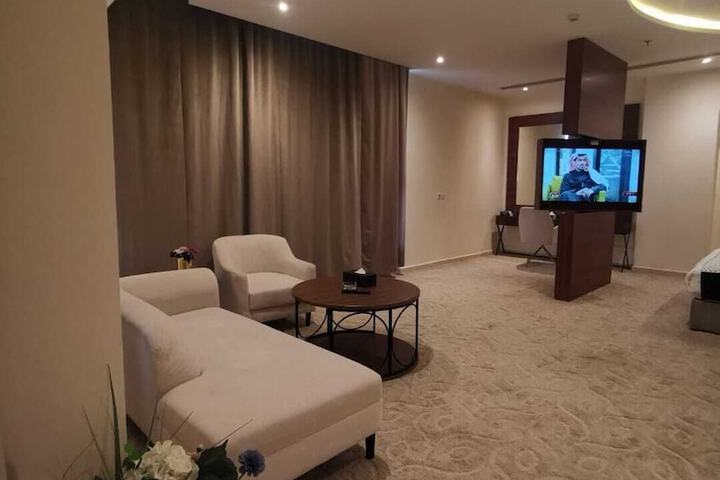 Room 21 of 37