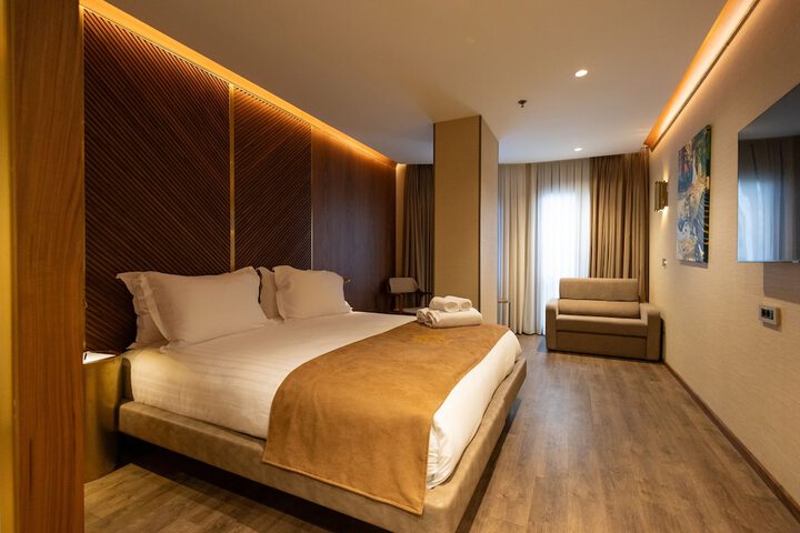 Room 35 of 69