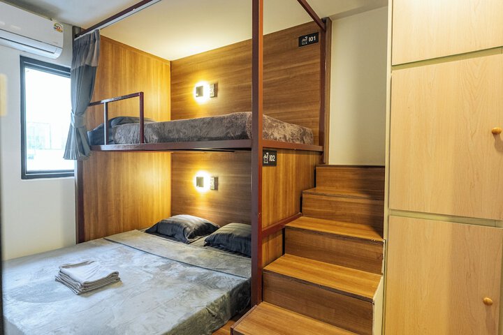 Room 14 of 132