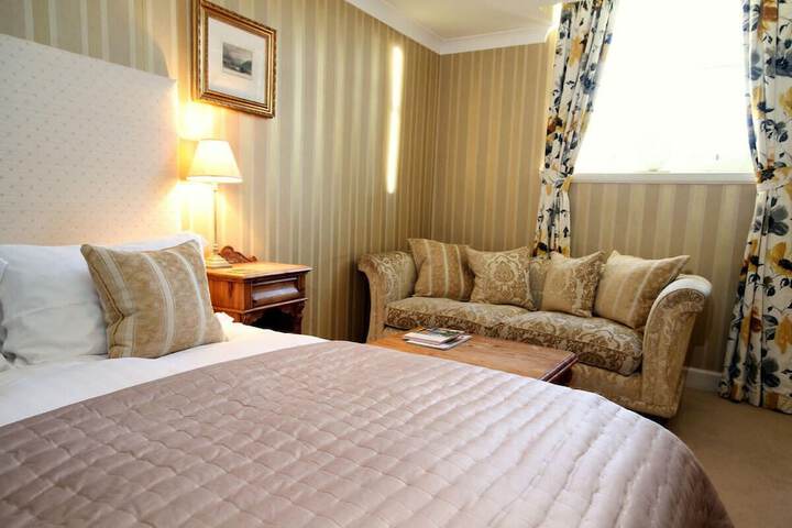 Room 5 of 36