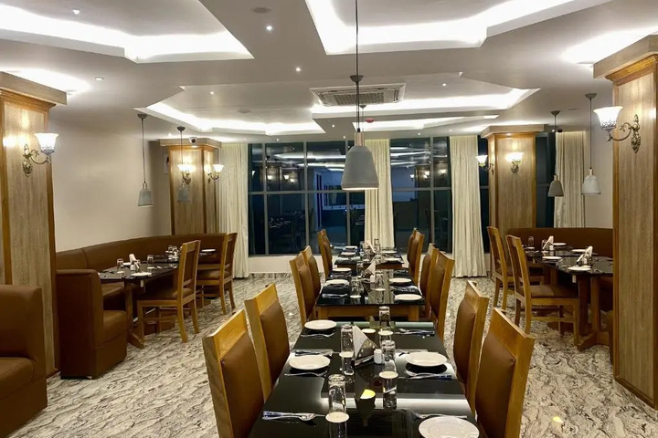 Dining 19 of 20