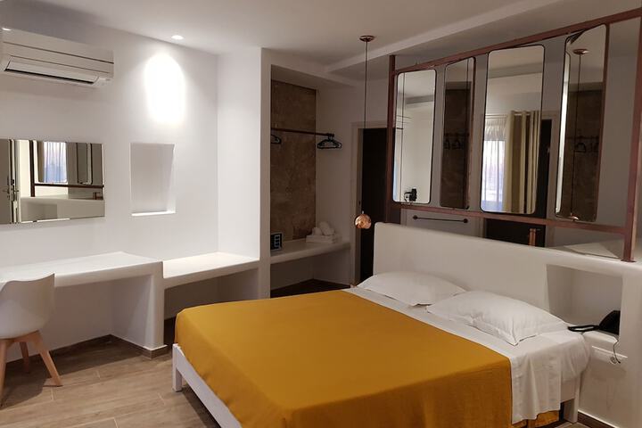 Room 33 of 119