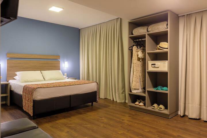 Room 46 of 162