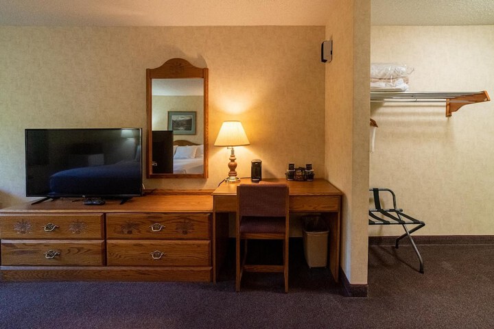 Room 14 of 30
