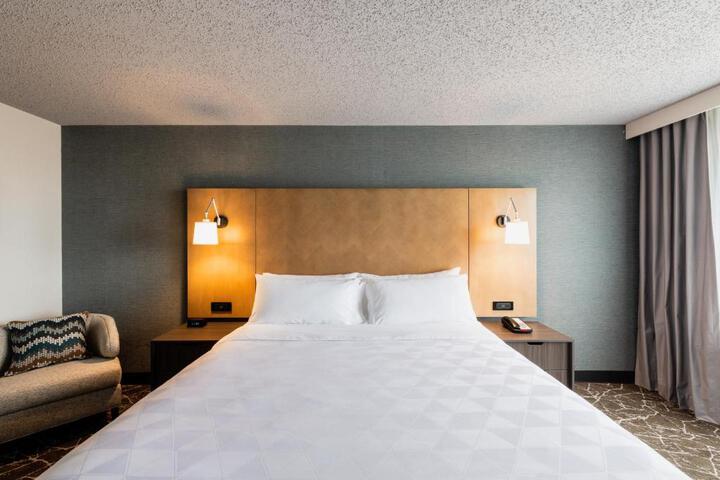 2 Queen Beds (2 of 6)