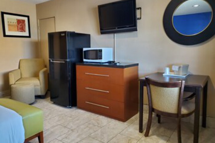 Room 12 of 41