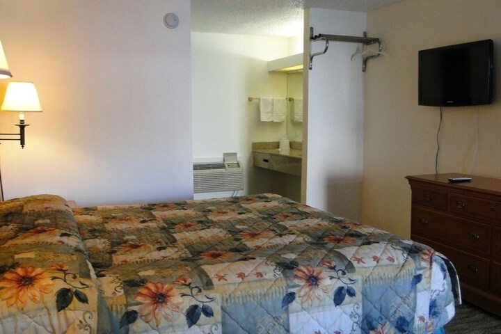 Room 8 of 52