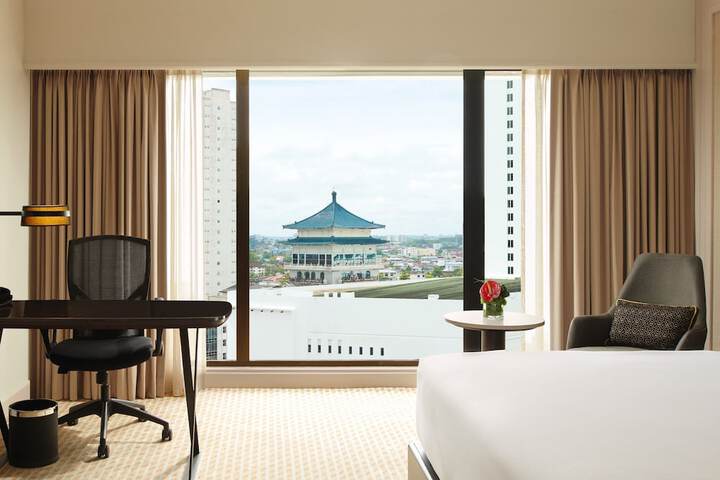 Room 44 of 106