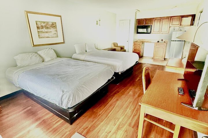 Room 4 of 25