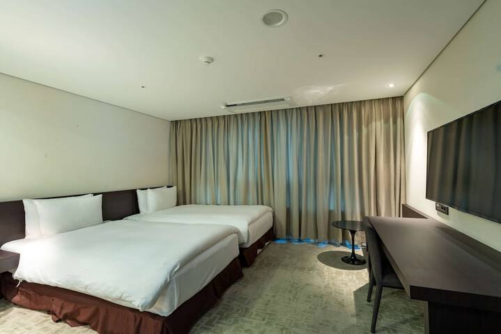 Room 21 of 63