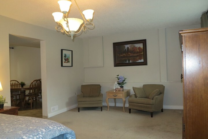 Room 9 of 30