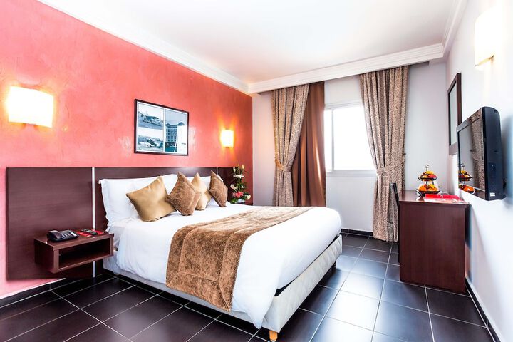 Room 10 of 37