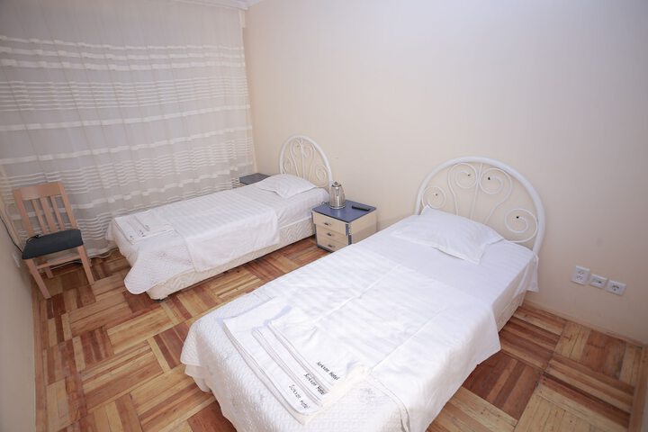Room 27 of 46