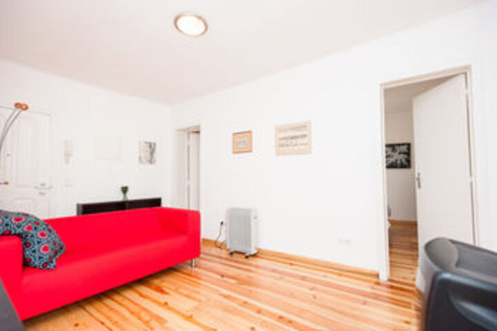 Room 100 of 118