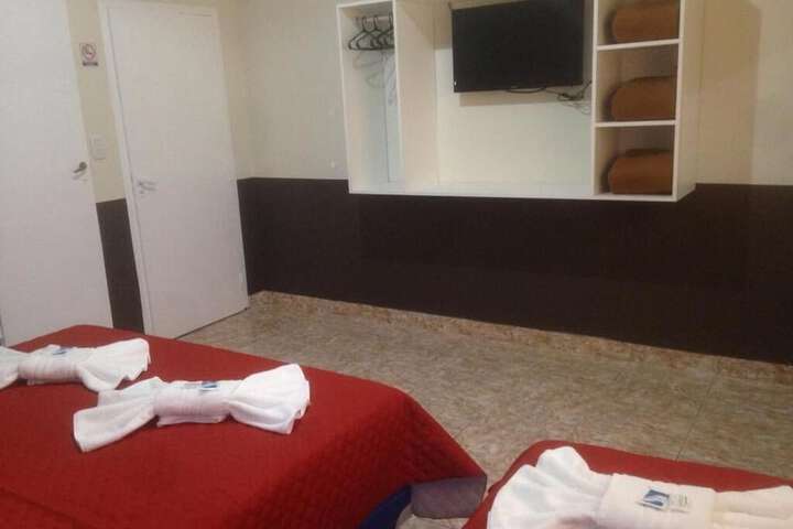 Room 13 of 37