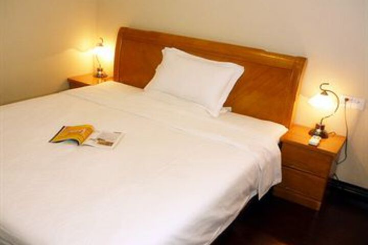 Room 4 of 11