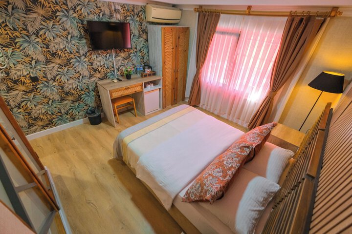 Room 47 of 104