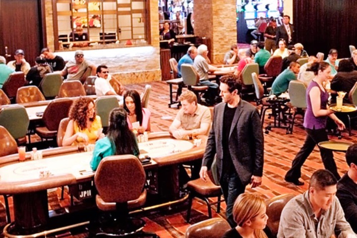 Entertainment 11 of 32