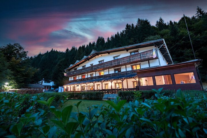 Hotel 6 of 7