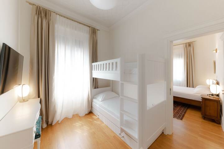 Room 30 of 95