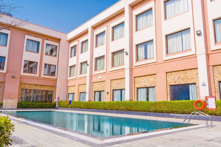 Hotel Entry