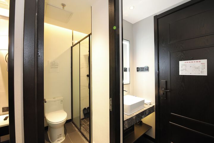Room 19 of 23