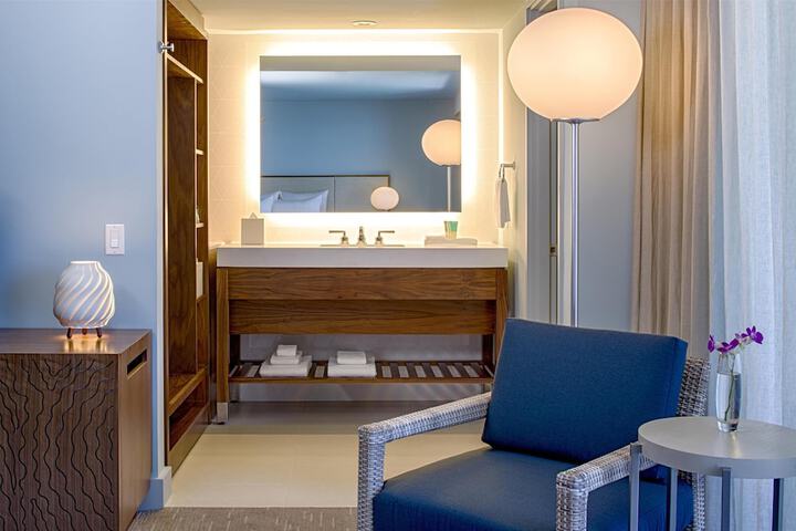 Room 85 of 192