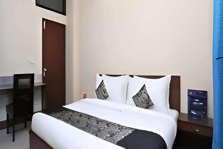 Room 2 of 3