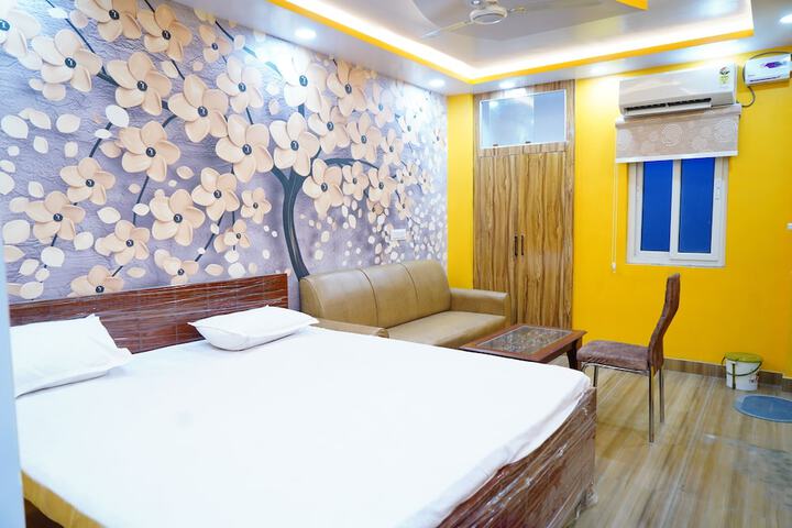 Room 10 of 17