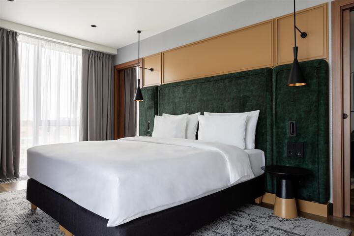 Room 42 of 228