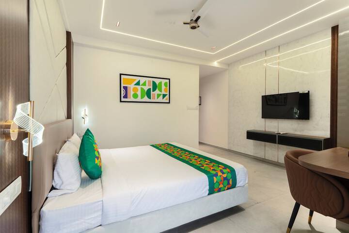 Room 6 of 38