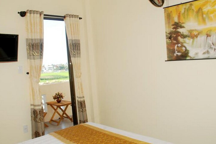 Room 9 of 35