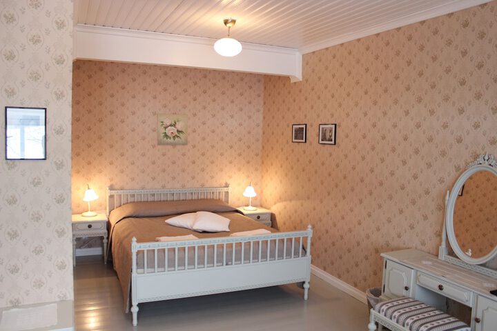 Room 7 of 137