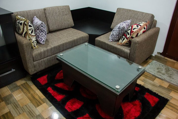 Room 10 of 38