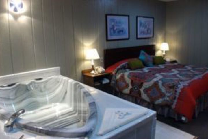 Room 27 of 48