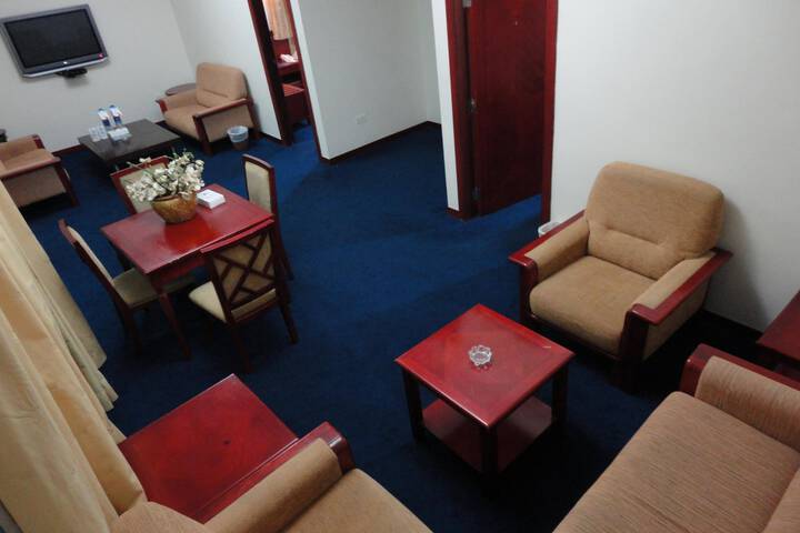 Room 5 of 6