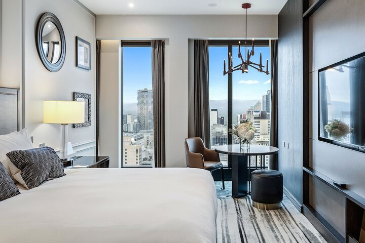 Room 3 of 92