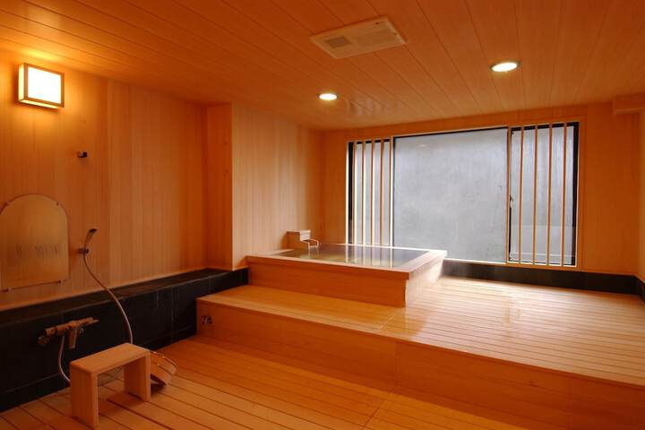 Room 13 of 48