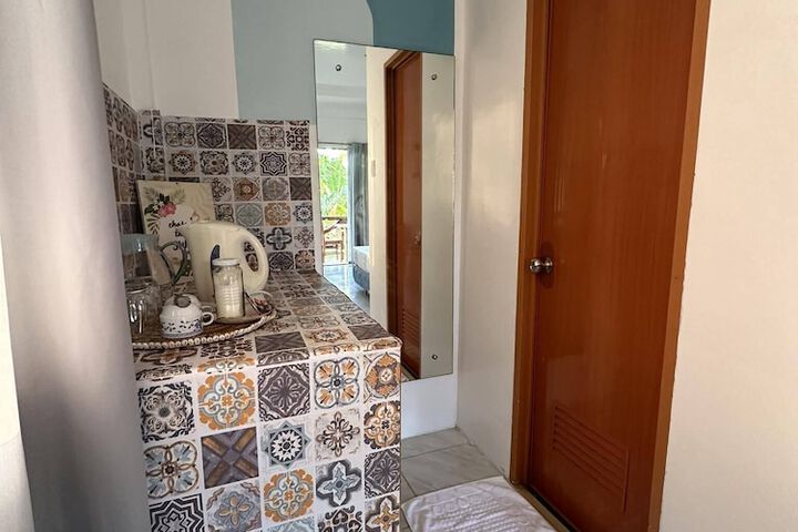 Room 4 of 33