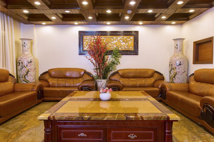 Entrance & Lobby